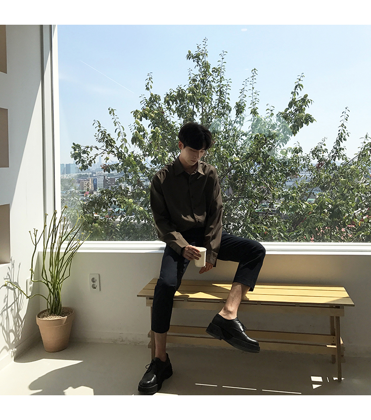 自制韩国早秋新品深咖啡色纯色宽松版长袖衬衫 男-9.jpg