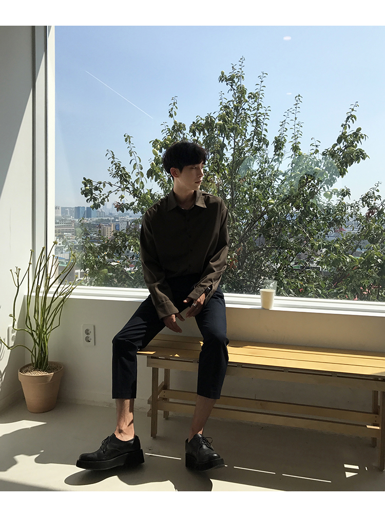 自制韩国早秋新品深咖啡色纯色宽松版长袖衬衫 男-10.jpg