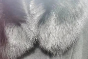 高端高品质秋冬新款狐狸毛羊毛大衣外套女装 独立包装 黑色码数2码与5 码绿色2.3.4码   1550件 38.88清