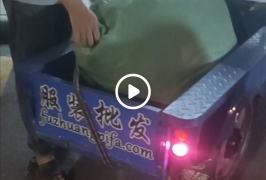 湖南的客户服装批发200件童装菜市场特价甩货卖14.9元一件