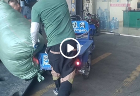 浙江省宁波市余姚市谢先生采购羽绒服180件9.9元件发货