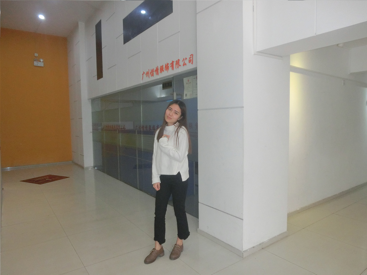 想发展加入，广州惜情服饰有限公司，让你体验天上掉钱的赚人民币-1.jpg