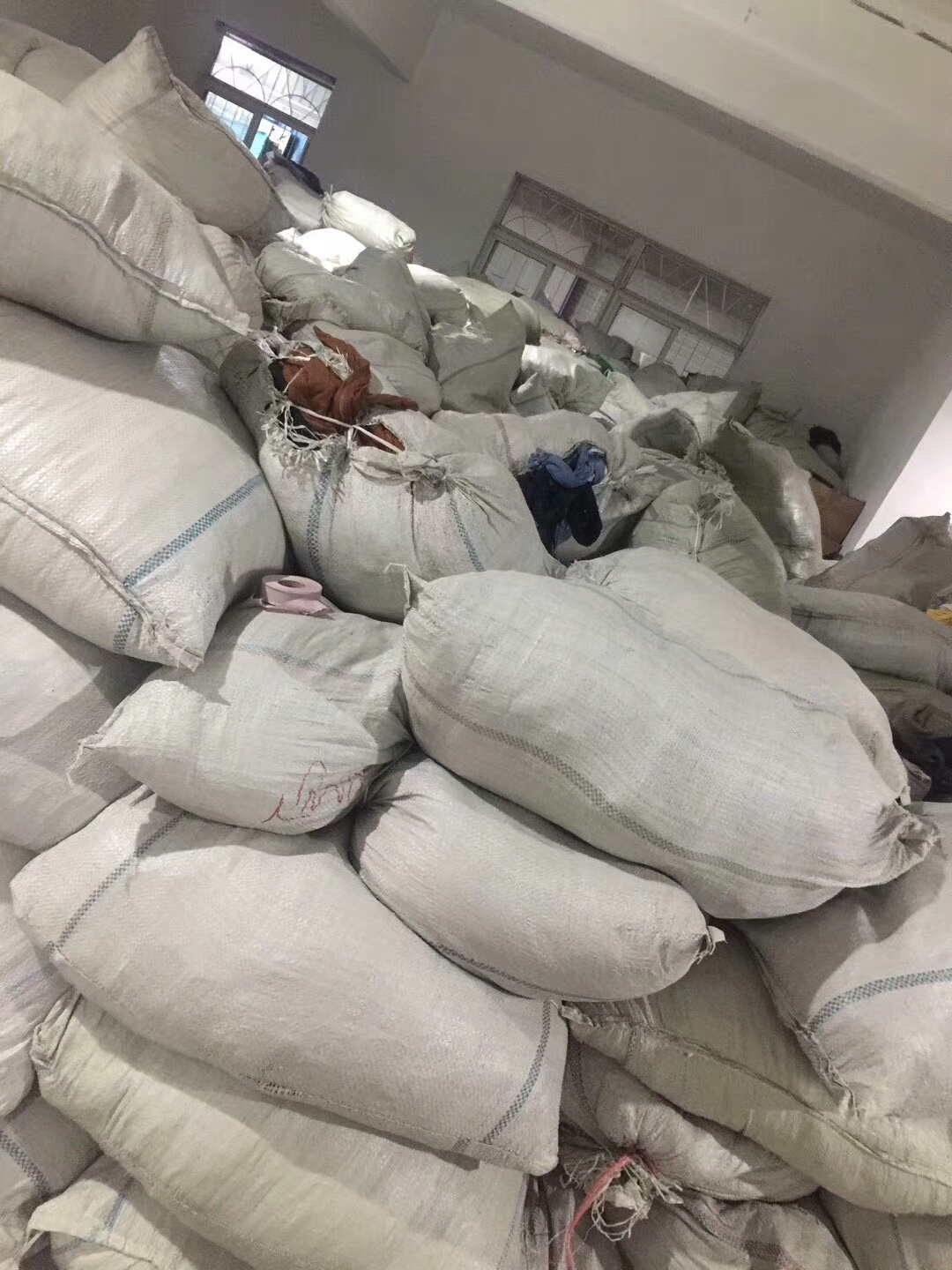 想发展加入，广州惜情服饰有限公司，让你体验天上掉钱的赚人民币-7.jpg