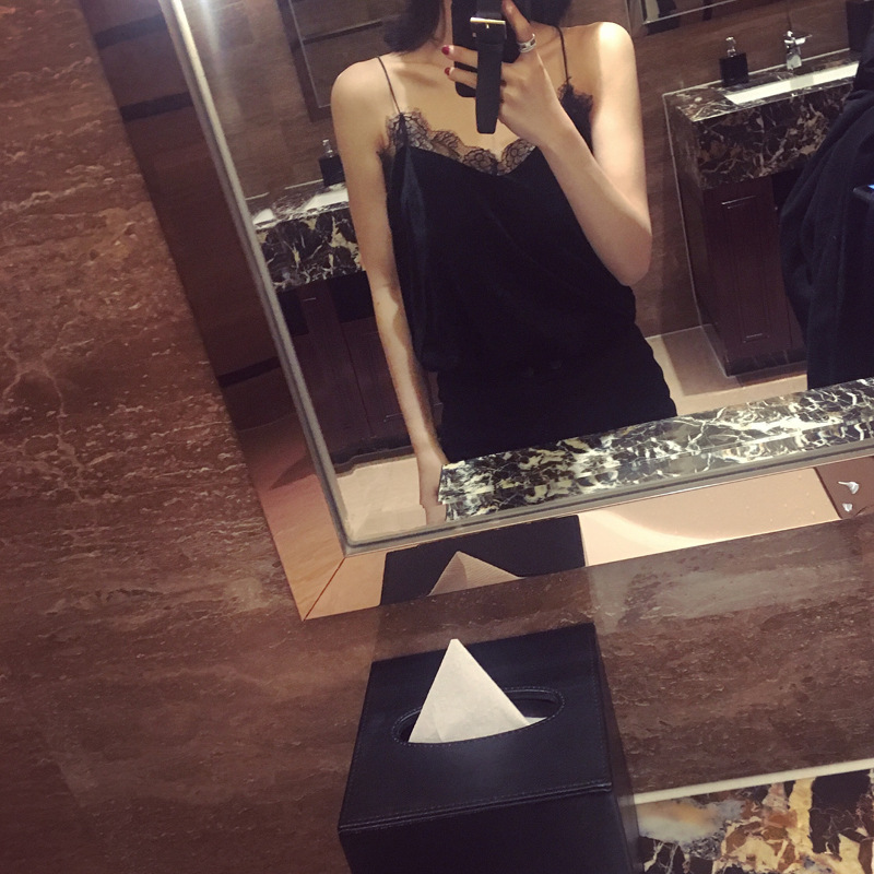 妩媚小女人春夏超美睫毛蕾丝拼丝绒V领百搭性感小吊带背心-7.jpg