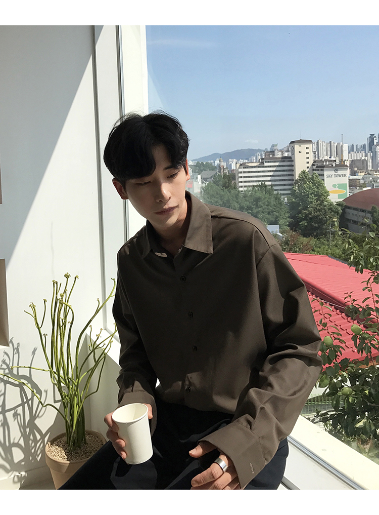 自制韩国早秋新品深咖啡色纯色宽松版长袖衬衫 男-8.jpg